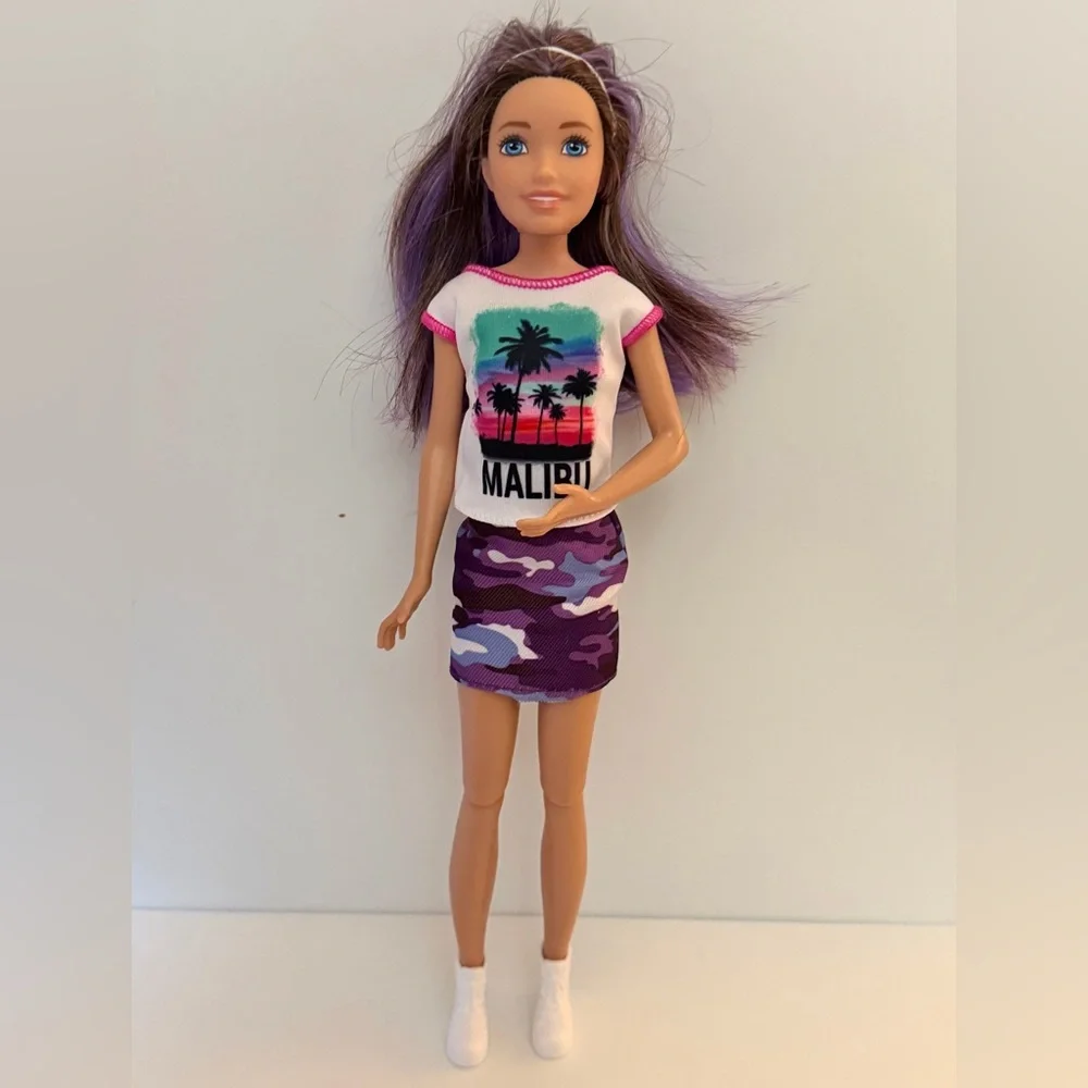 BARBIE Fashion Dolls Bundle – Dolls, Clothing & Accessories Set